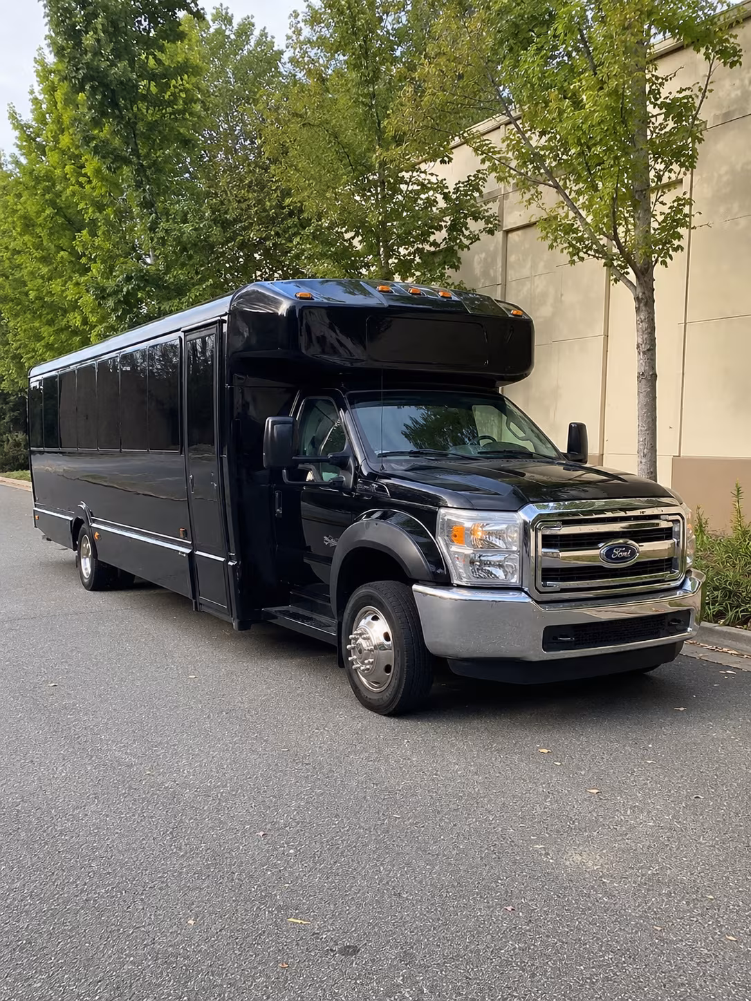 San Diego Winery Tour & Pub Crawl Transportation party bus exterior