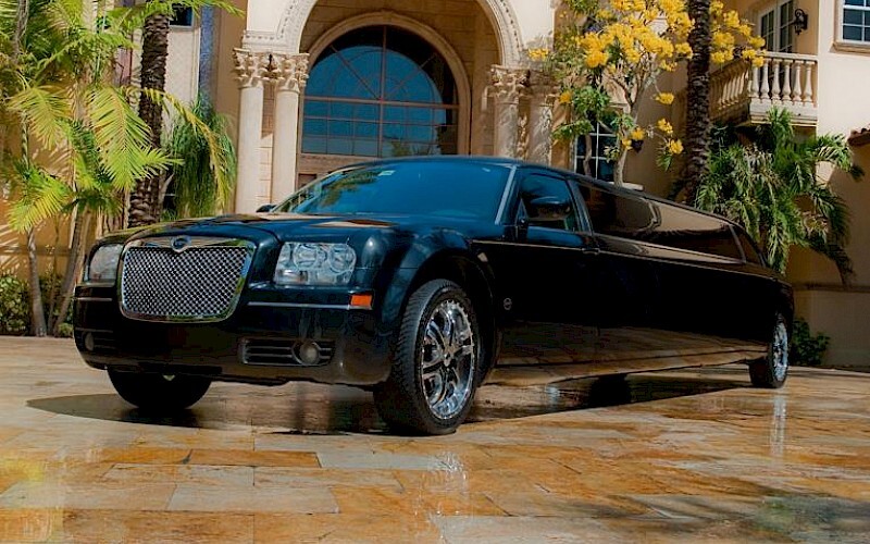 San Diego Black Chrysler Limo