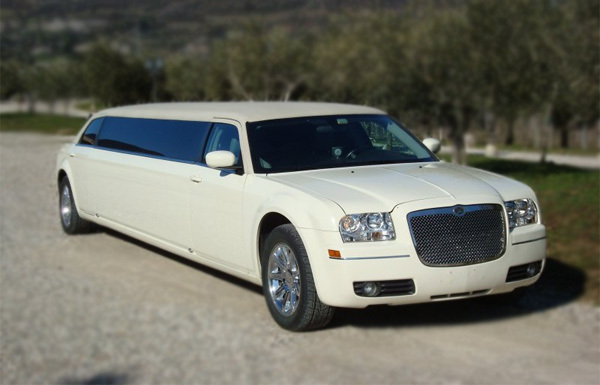 San Diego White Chrysler Limo