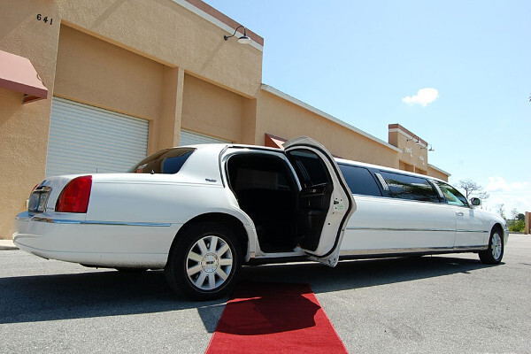 San Diego White Lincoln Stretch Limo